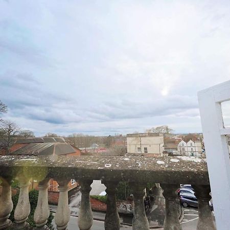 4 Bed Loft Apartment Overlooking Historic Town Trowbridge Kültér fotó