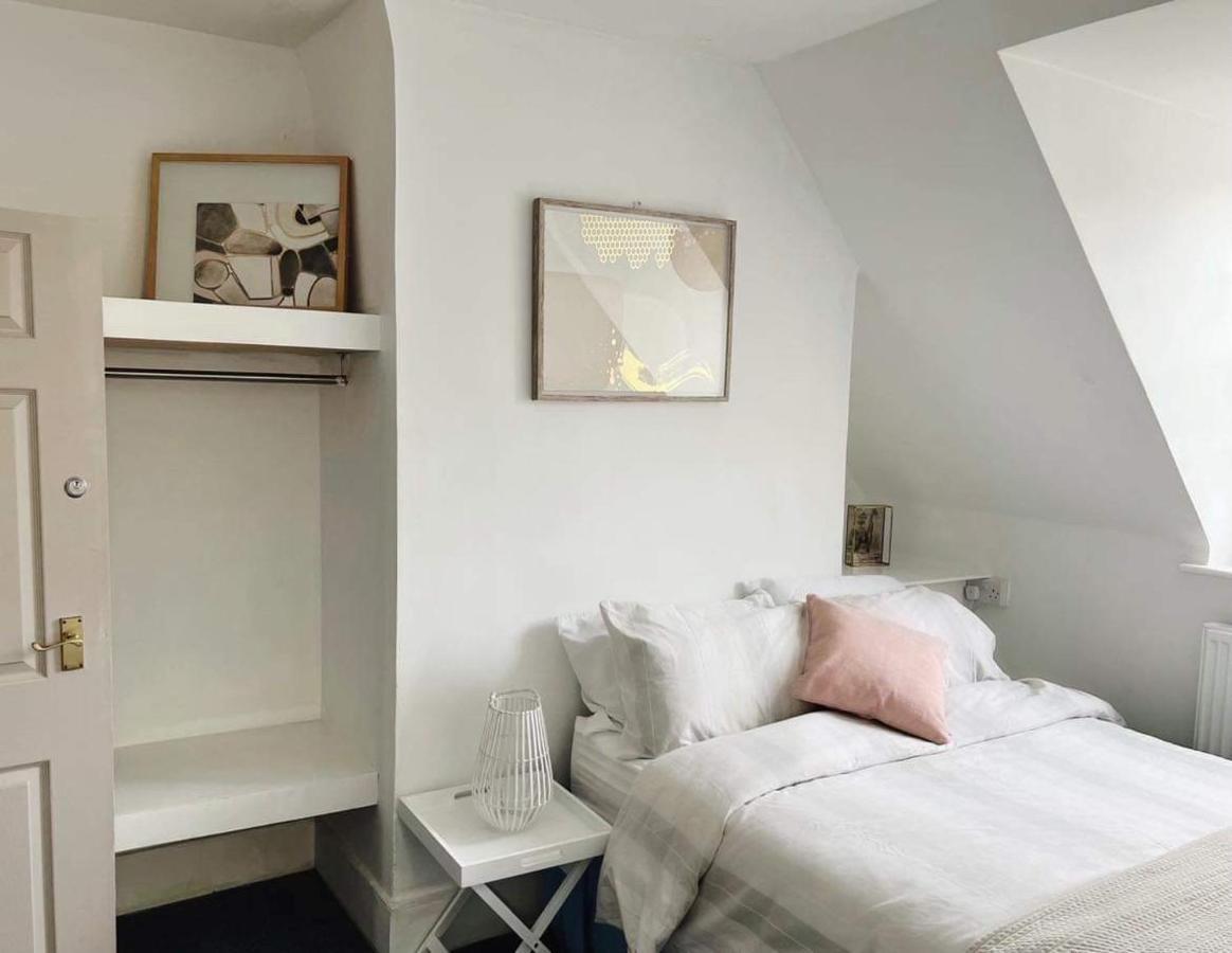 4 Bed Loft Apartment Overlooking Historic Town Trowbridge Kültér fotó