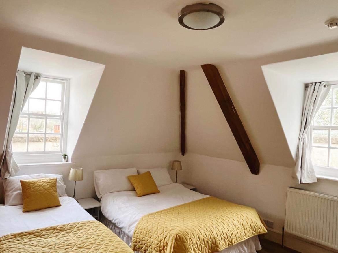 4 Bed Loft Apartment Overlooking Historic Town Trowbridge Kültér fotó