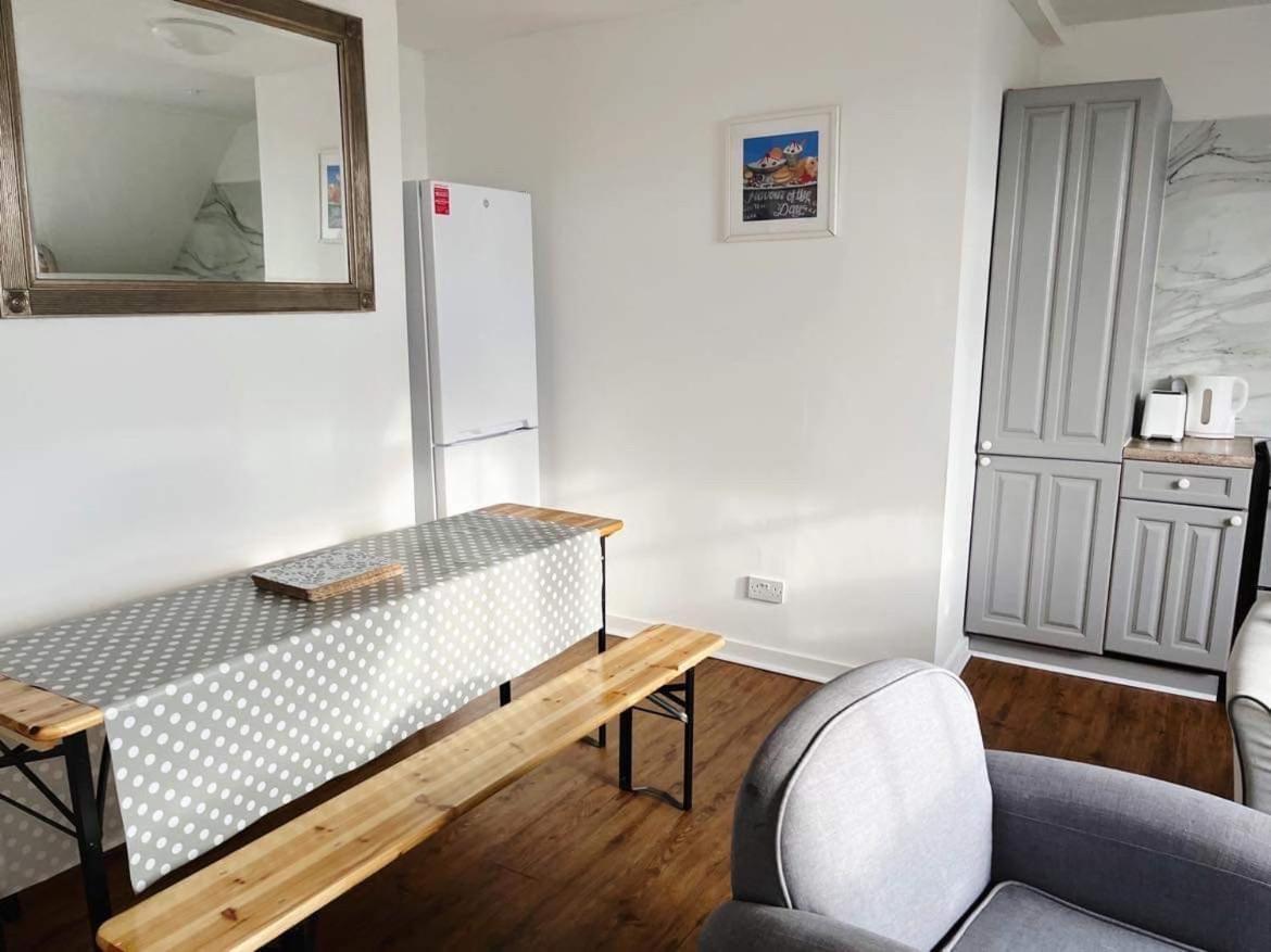 4 Bed Loft Apartment Overlooking Historic Town Trowbridge Kültér fotó